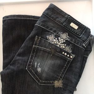 GUESS Premium Boot Cut Denim. Embellished Details. Removal Chain. NWOT. Sz 27
